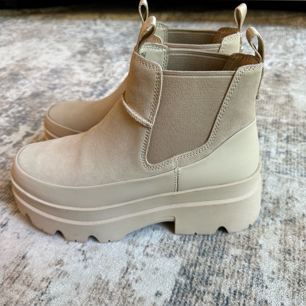 UGG Women's Brisbane Chelsea Waterproof Boots Mustard Seed Color Size 10 NWT - Picture 4 of 8